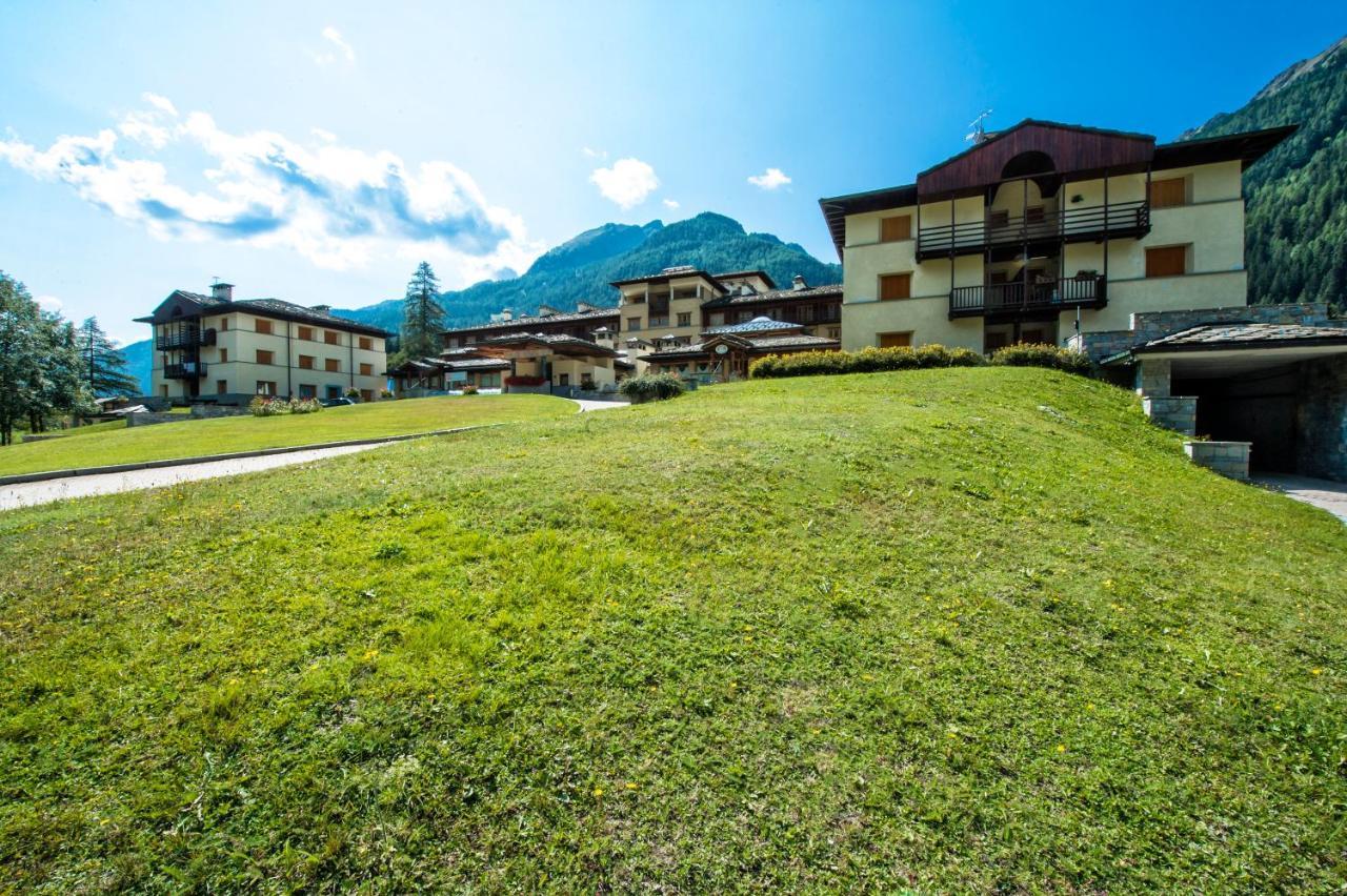 Residenza Del Sole Aparthotel Gressoney-Saint-Jean Ngoại thất bức ảnh